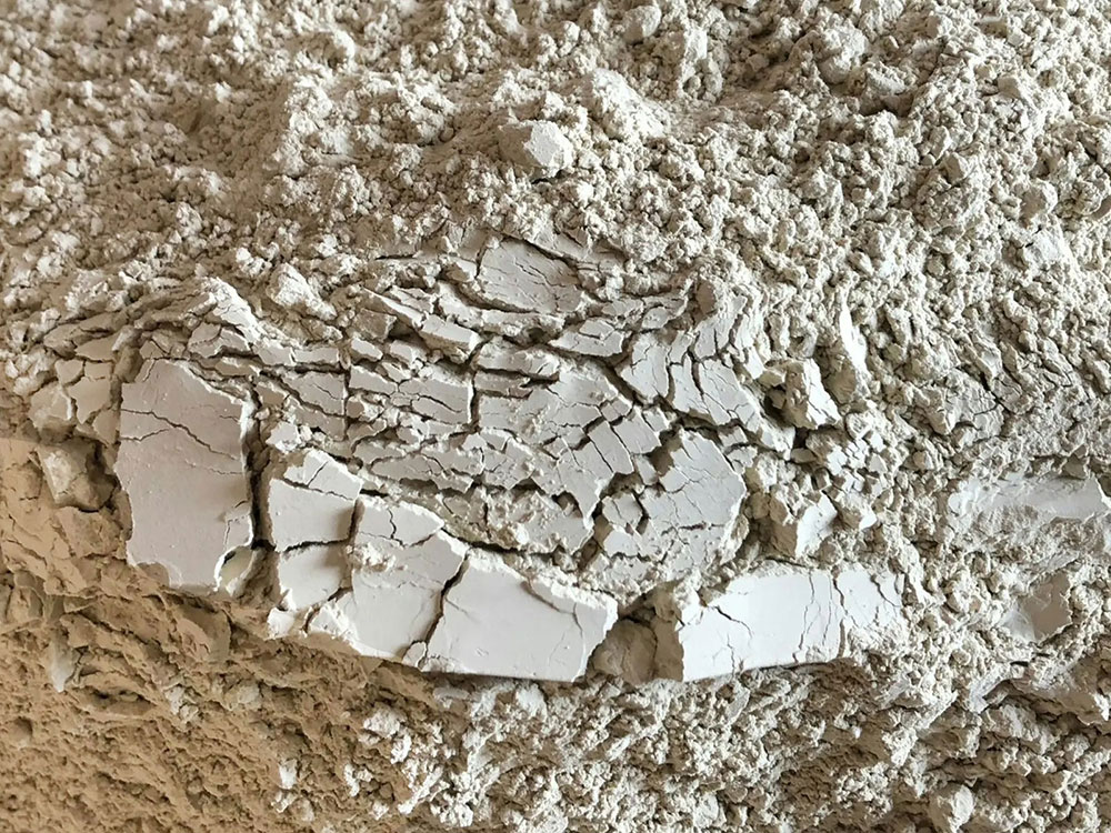 ӹ